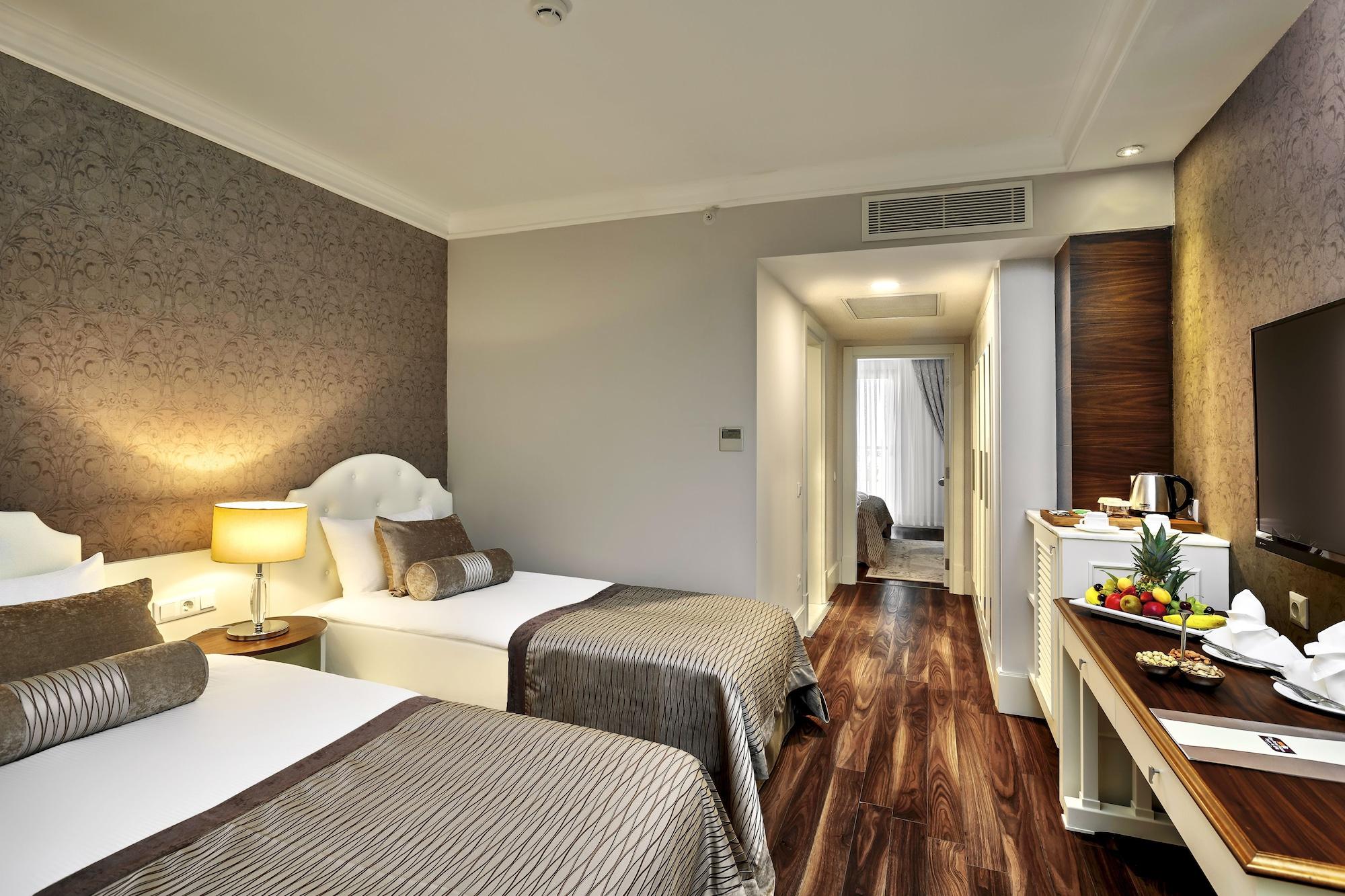 Sunis Efes Royal Palace Resort & Spa Özdere Buitenkant foto