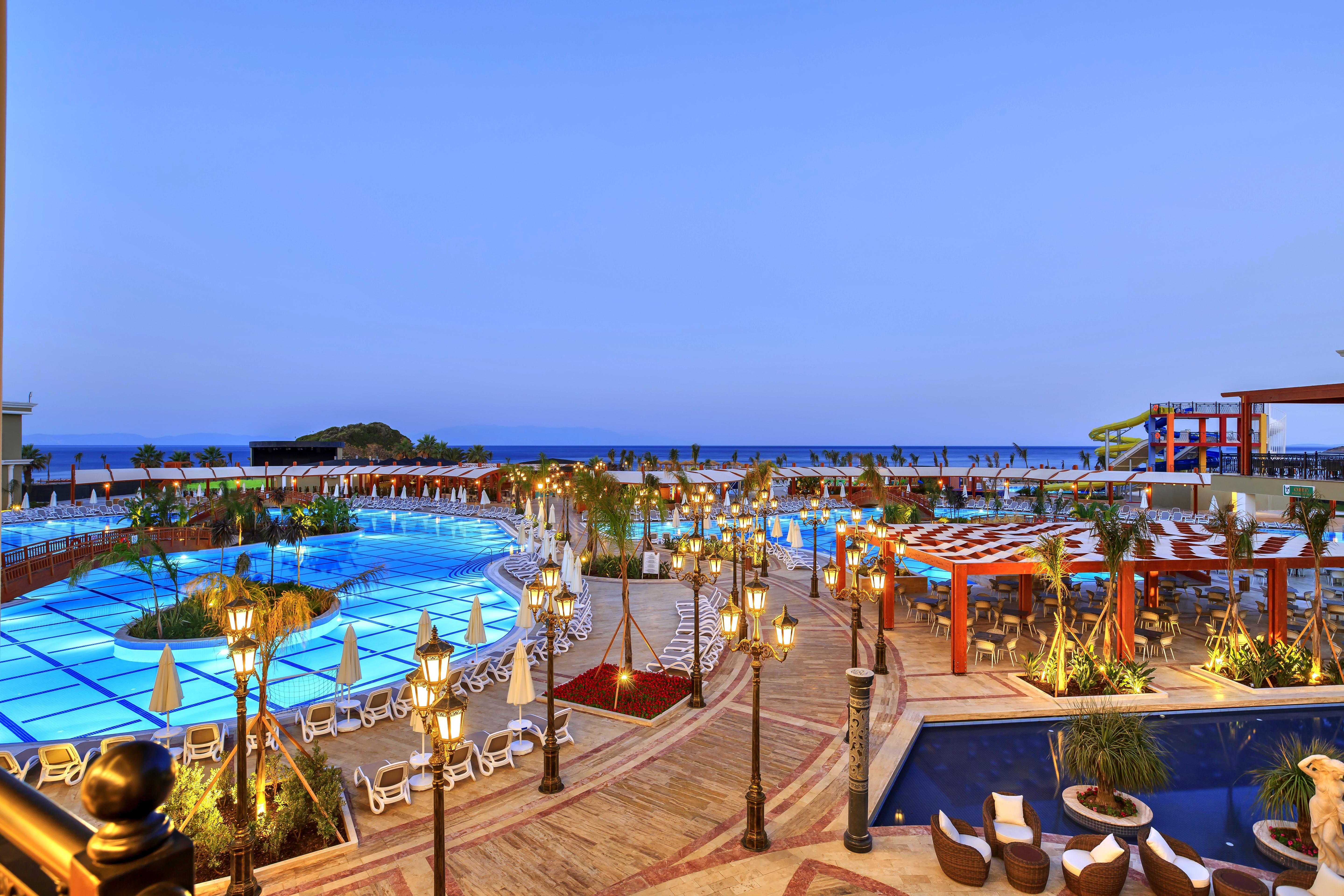 Sunis Efes Royal Palace Resort & Spa Özdere Buitenkant foto