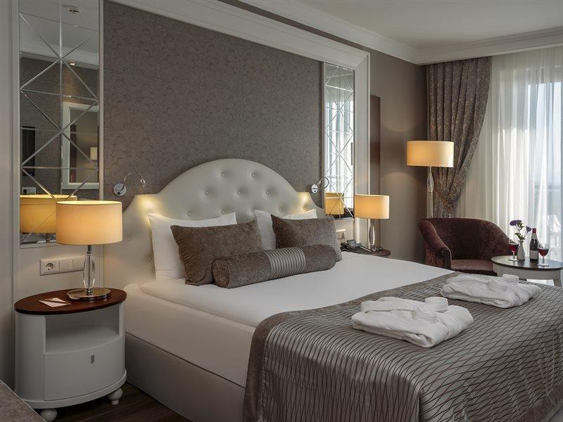 Sunis Efes Royal Palace Resort & Spa Özdere Buitenkant foto